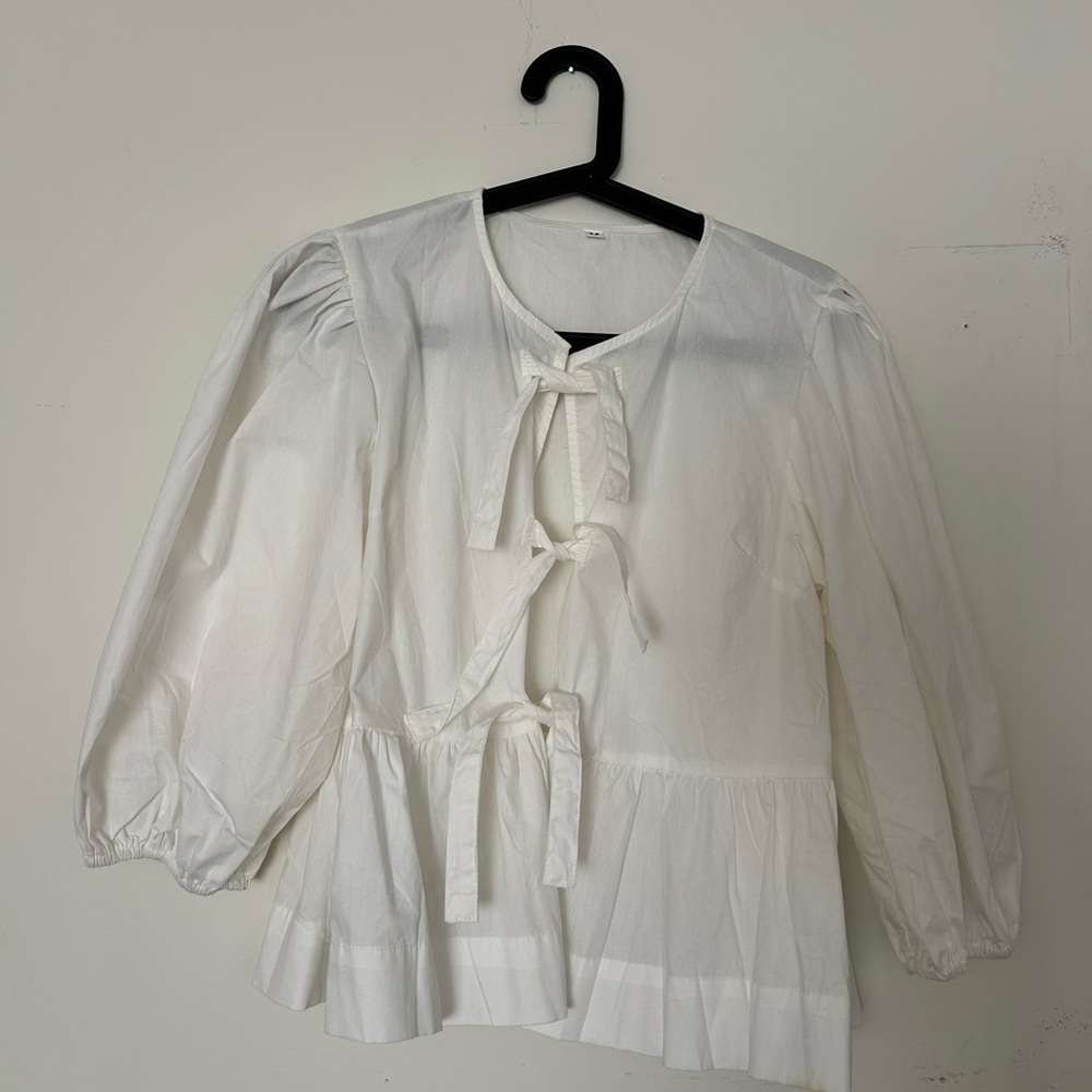 Elegant White Blouse with Bow Detail